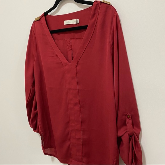 🛍 3/$45 2 Costa Blanca Blouses w. Shoulder Accent - Picture 4 of 8